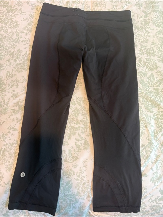 lululemon athletica Pants - lululemon athletica Black Cropped Performance Leggings